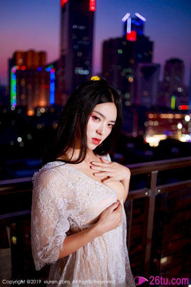 杨超越走光