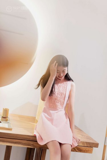 怒剪32件婚纱女子只愿赔3万